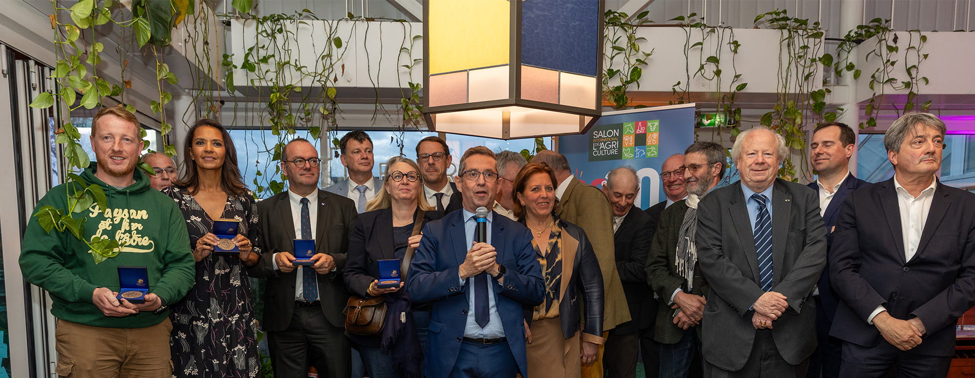 Photo de groupe des gagnants de la médaille du salon